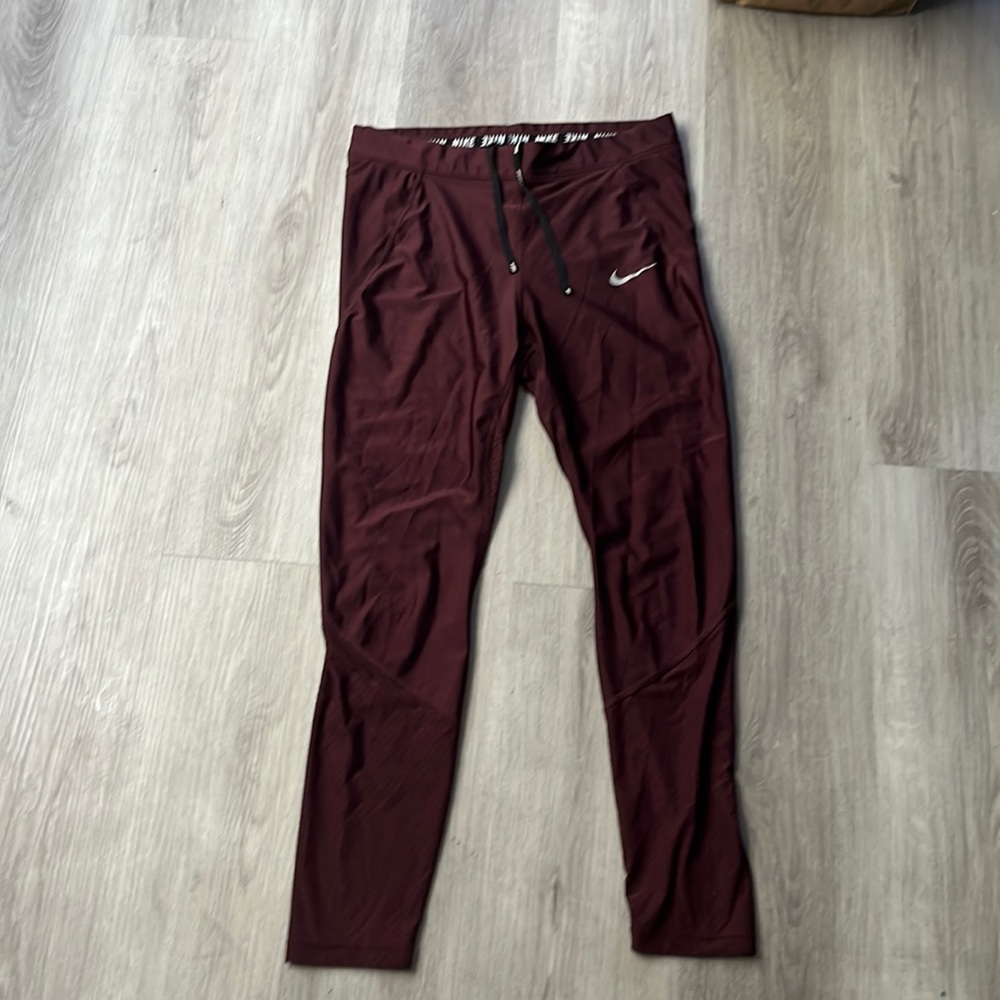 Nike Dri-Fit Maroon leggings 7/8 with pockets